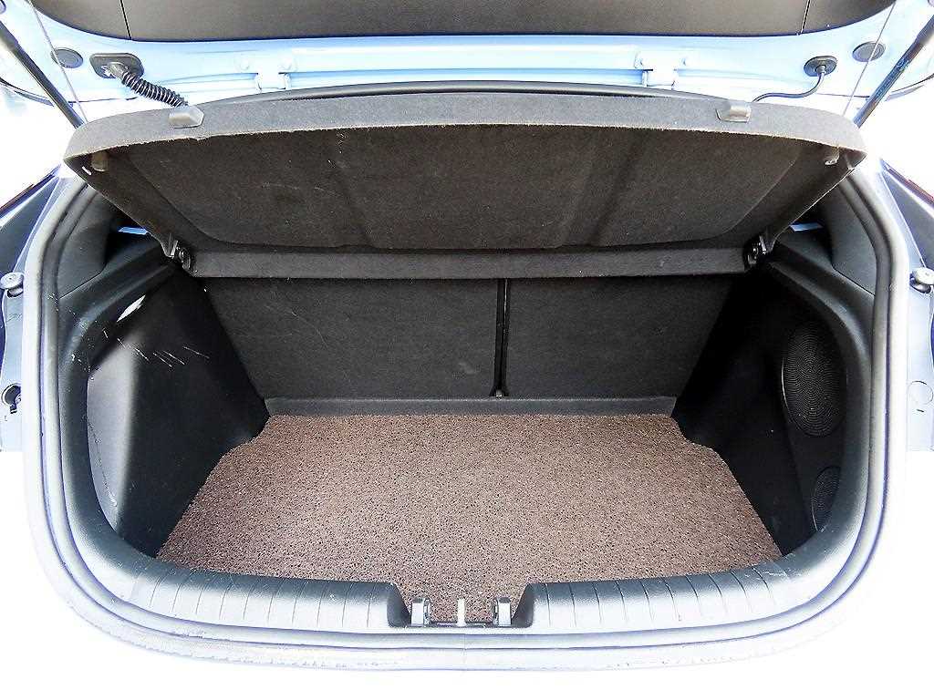 HYUNDAI Veloster 2019 skyblue - Importación desde Corea - HF Imports Iquique - Foto 17