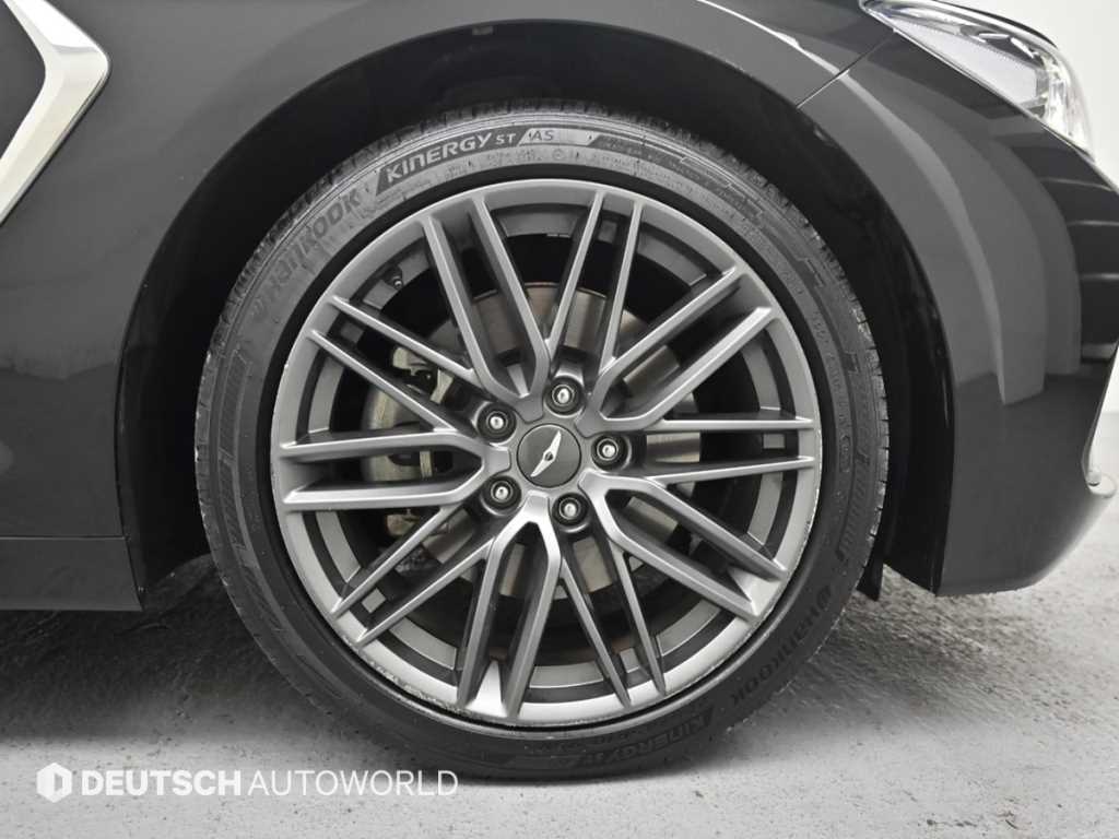 Genesis G70 - Vista 5