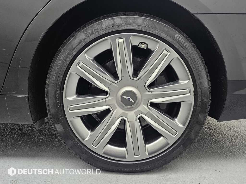 Genesis EQ900 - Vista 5