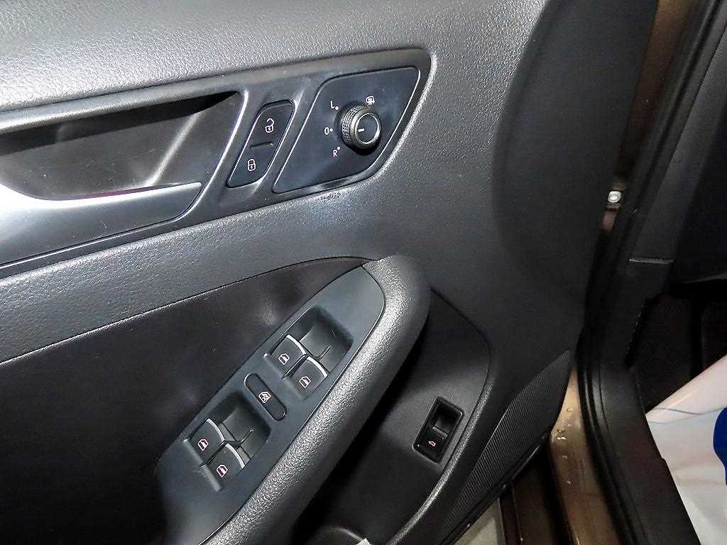 Volkswagen Jetta 2015 Café - Importación desde Corea - HF Imports Iquique - Foto 13