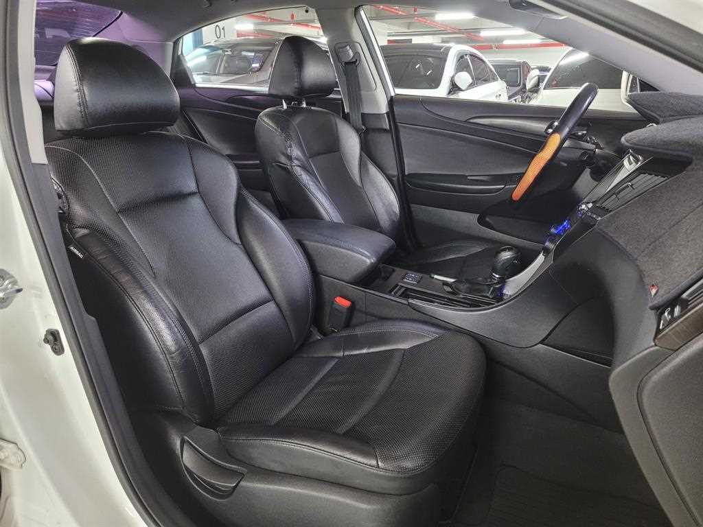 HYUNDAI Sonata - Vista 7