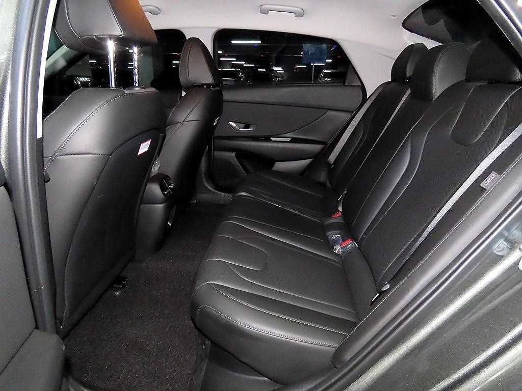 HYUNDAI Avante - Vista 7