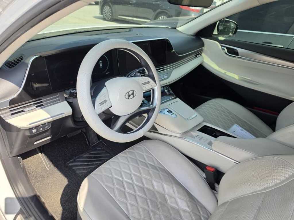 HYUNDAI Grandeur - Vista 8