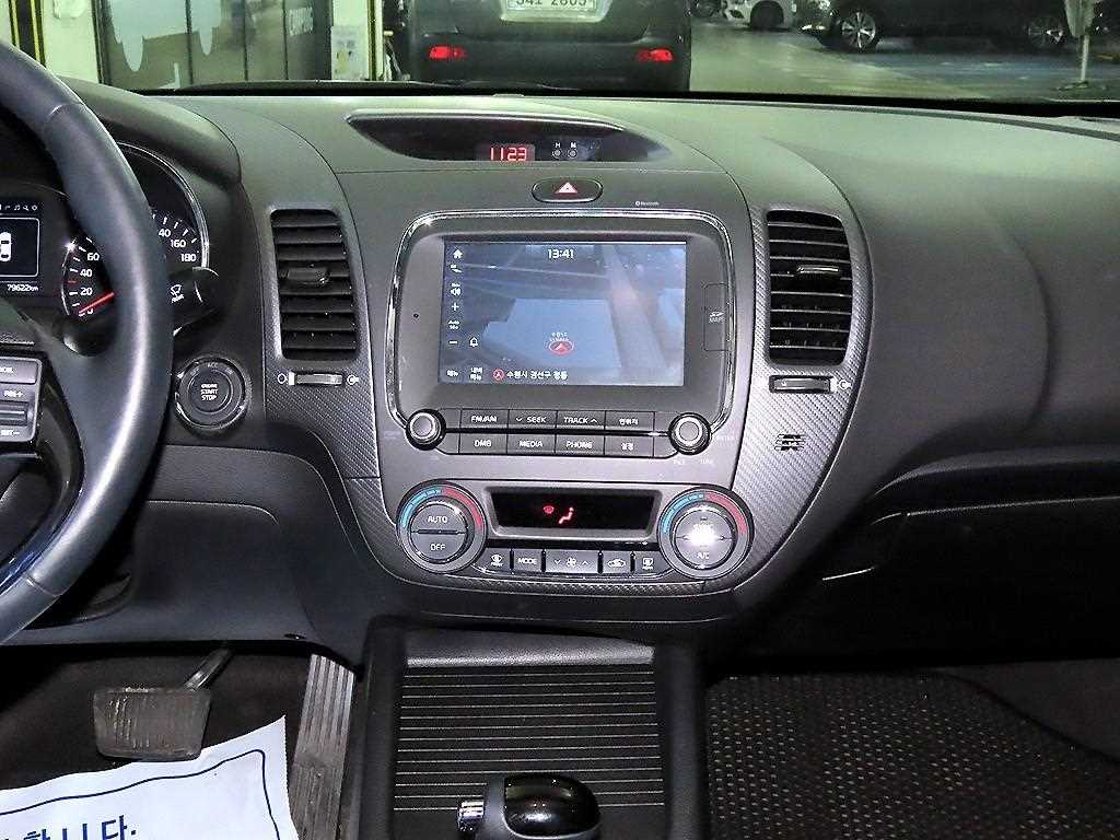 KIA K3 - Vista 11
