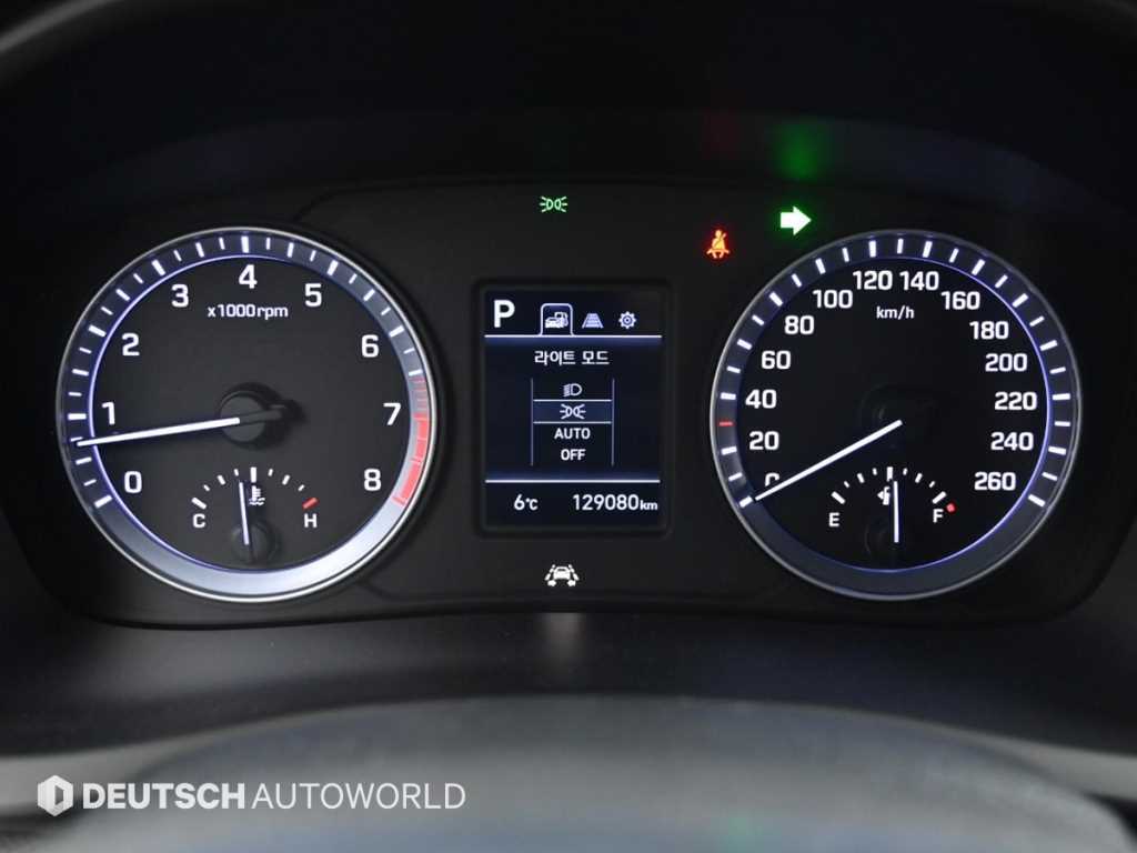 HYUNDAI Sonata - Vista 8