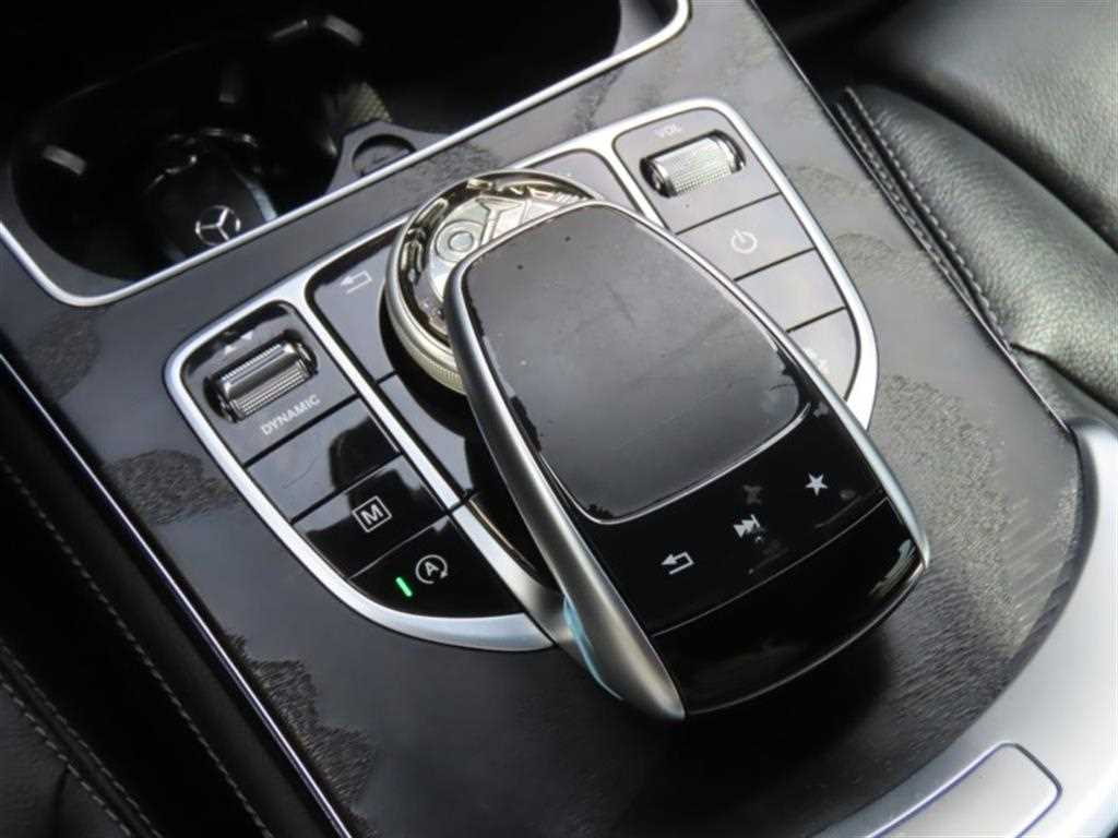 Mercedes Benz GLC Class - Vista 7