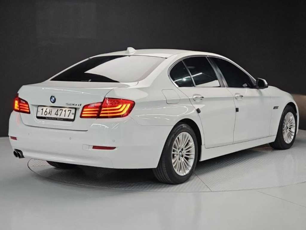 BMW 5 Series - Vista 4
