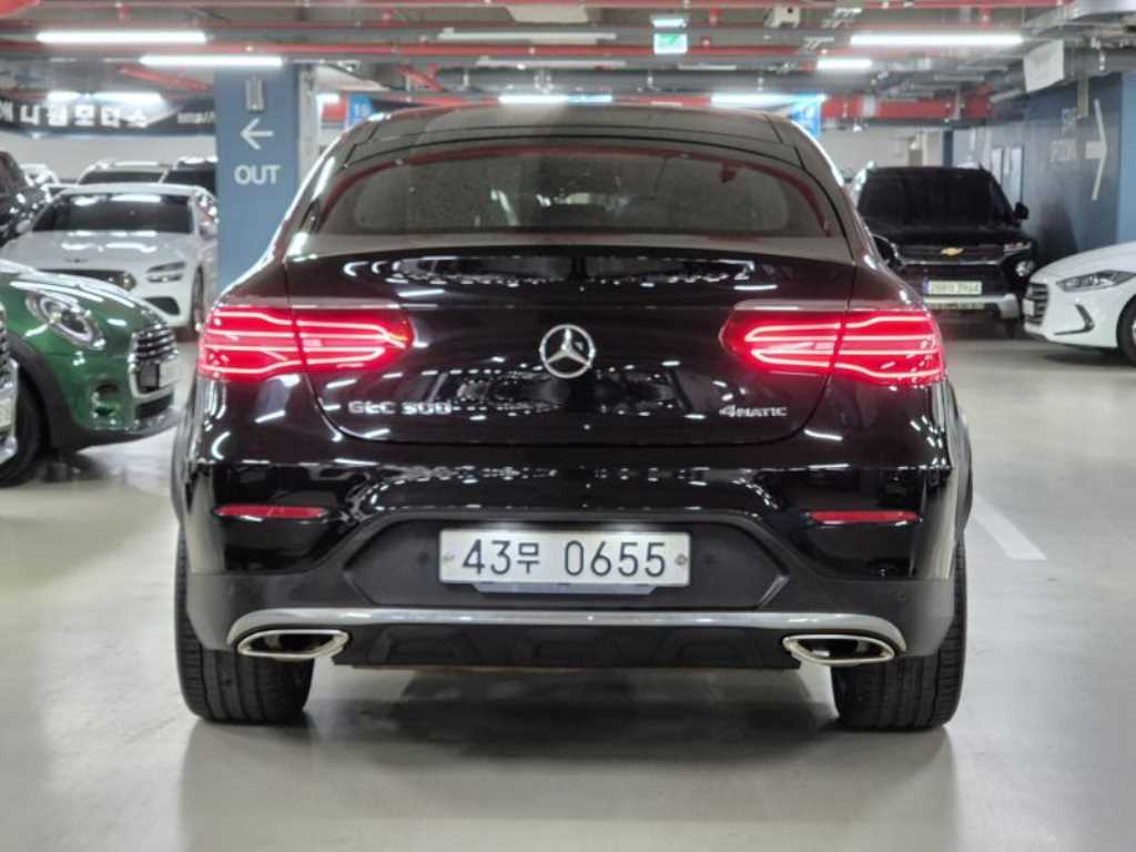 Mercedes Benz GLC Class - Vista 4