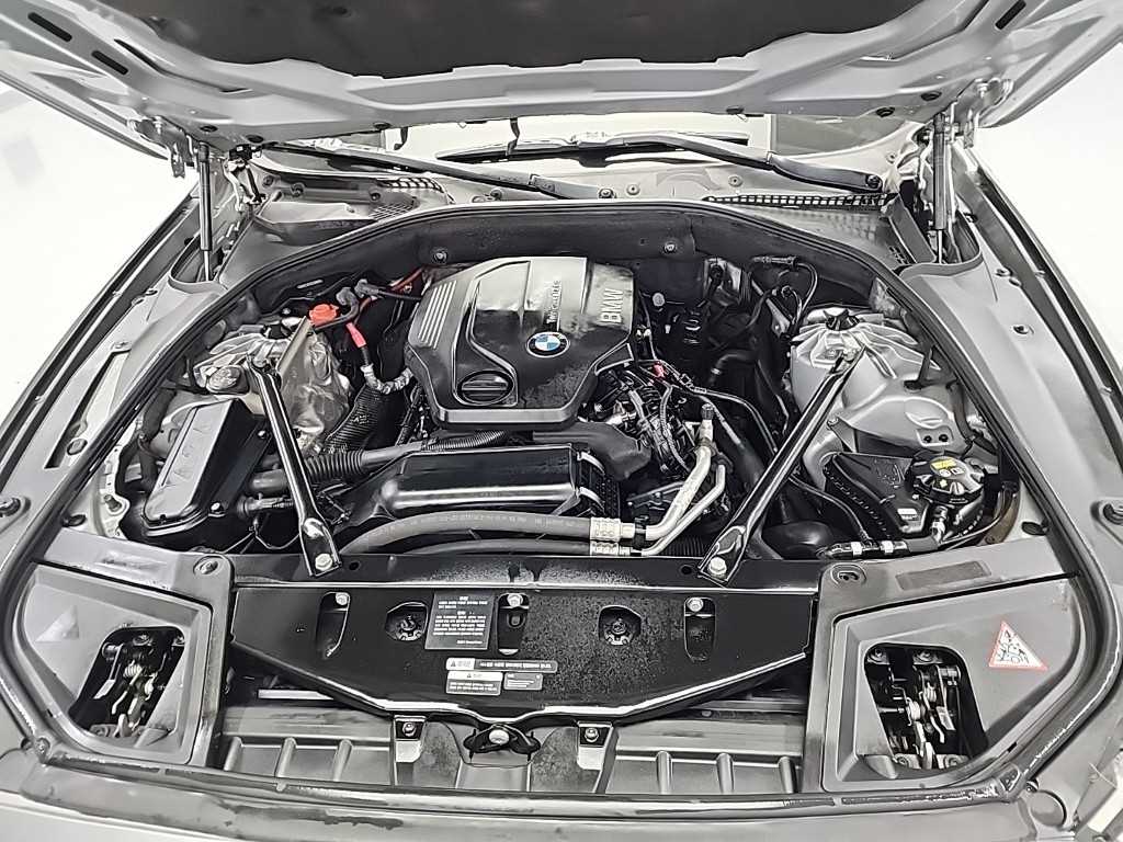 BMW 5 Series - Vista 5