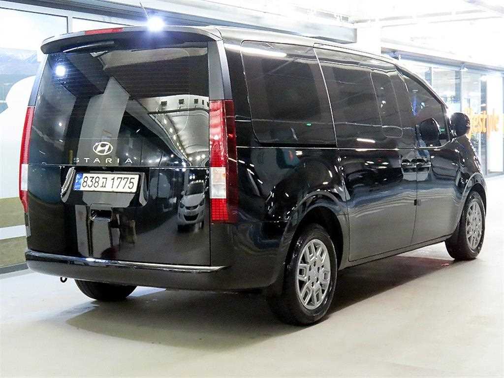HYUNDAI Staria - Vista 4