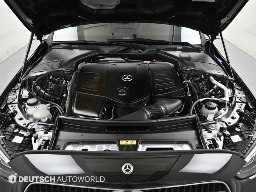 Mercedes Benz C Class - Vista 6