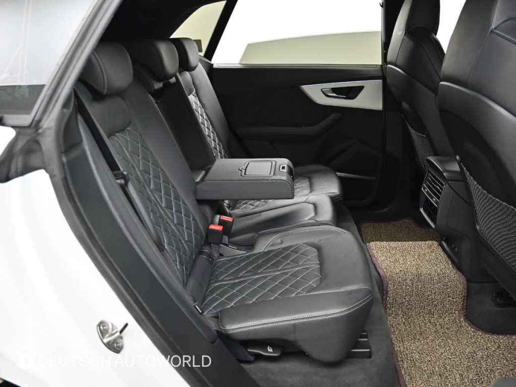 Audi Q8 - Vista 12