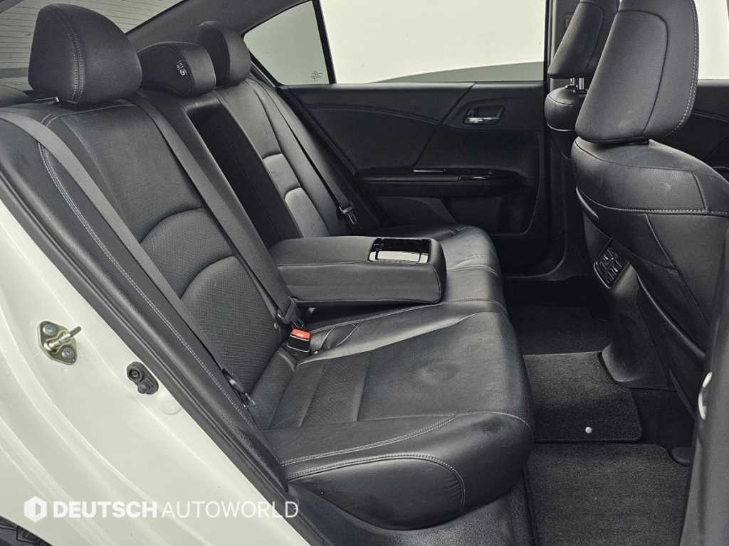 Honda Accord - Vista 12