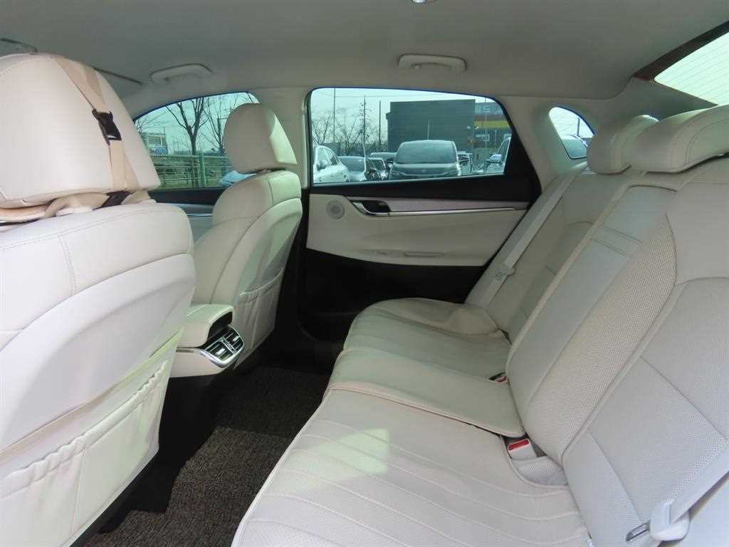 HYUNDAI Grandeur - Vista 7