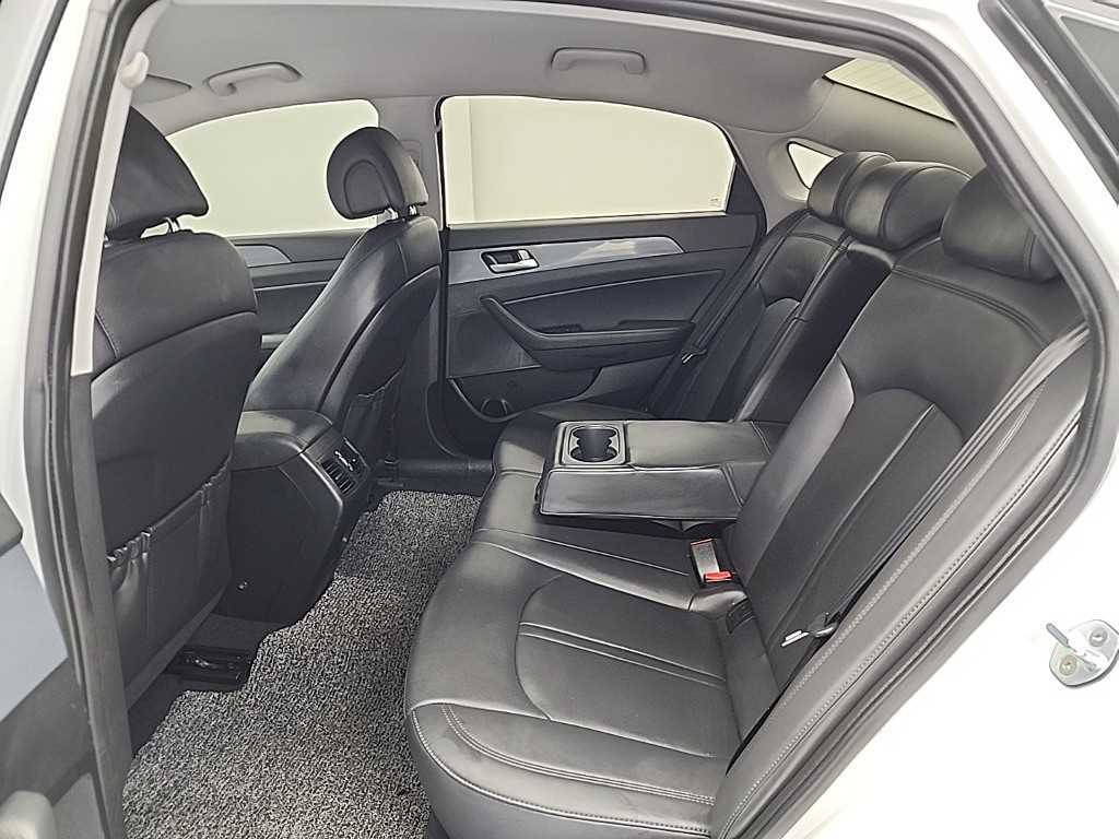 HYUNDAI Sonata - Vista 12