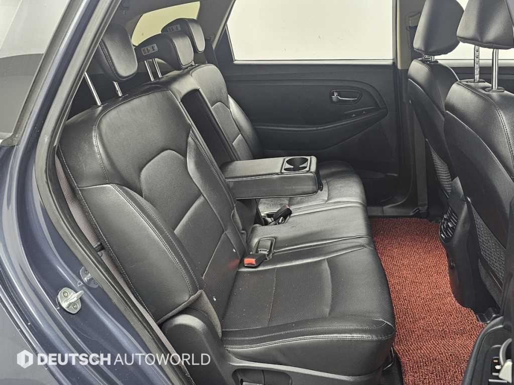 KIA Carens - Vista 12