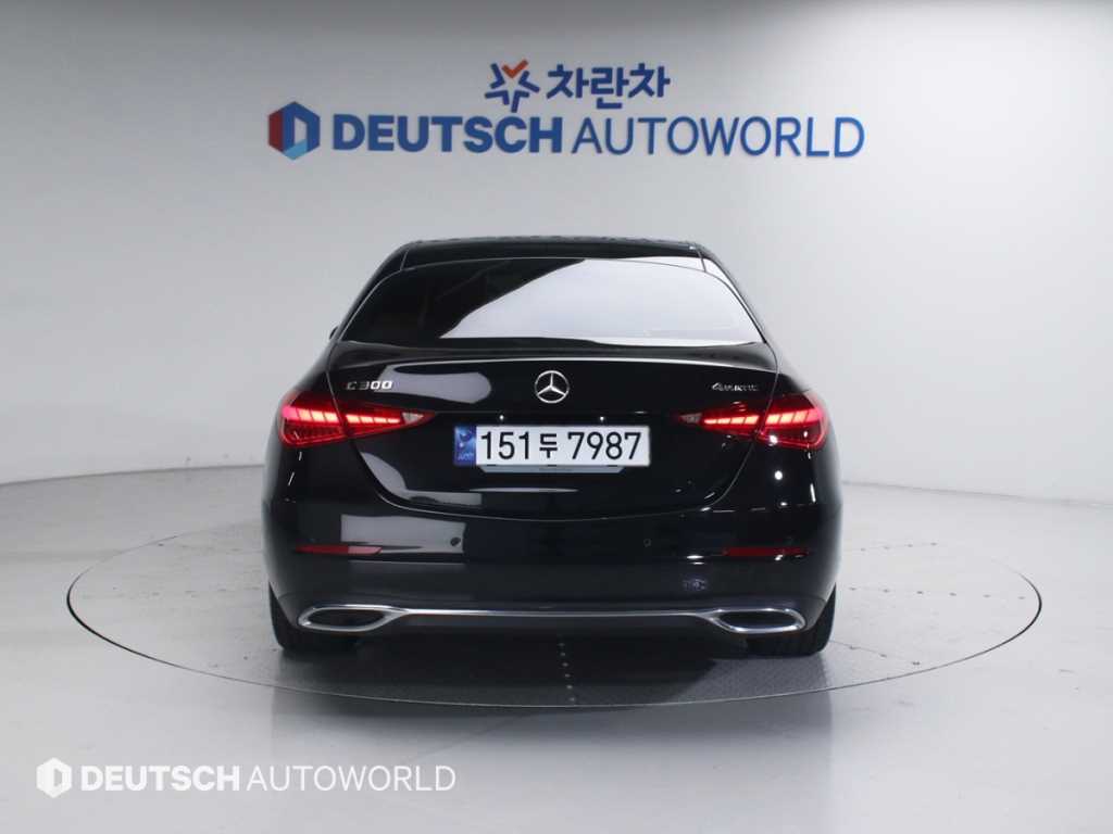 Mercedes Benz C Class - Vista 4