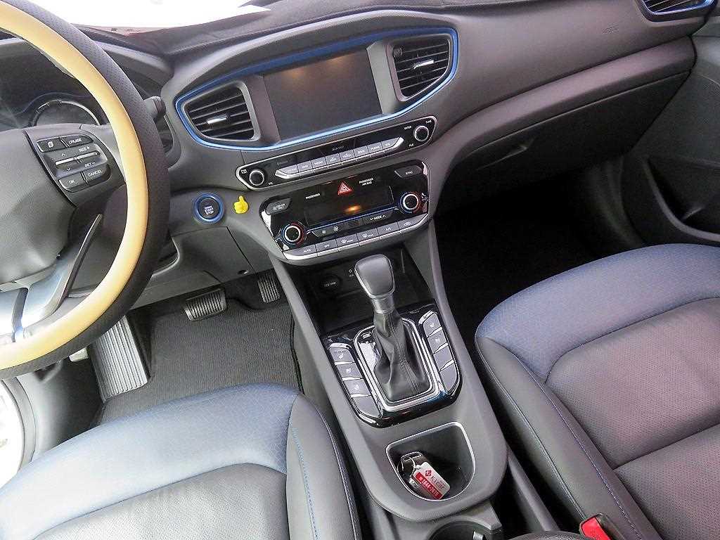 HYUNDAI Ioniq - Vista 10