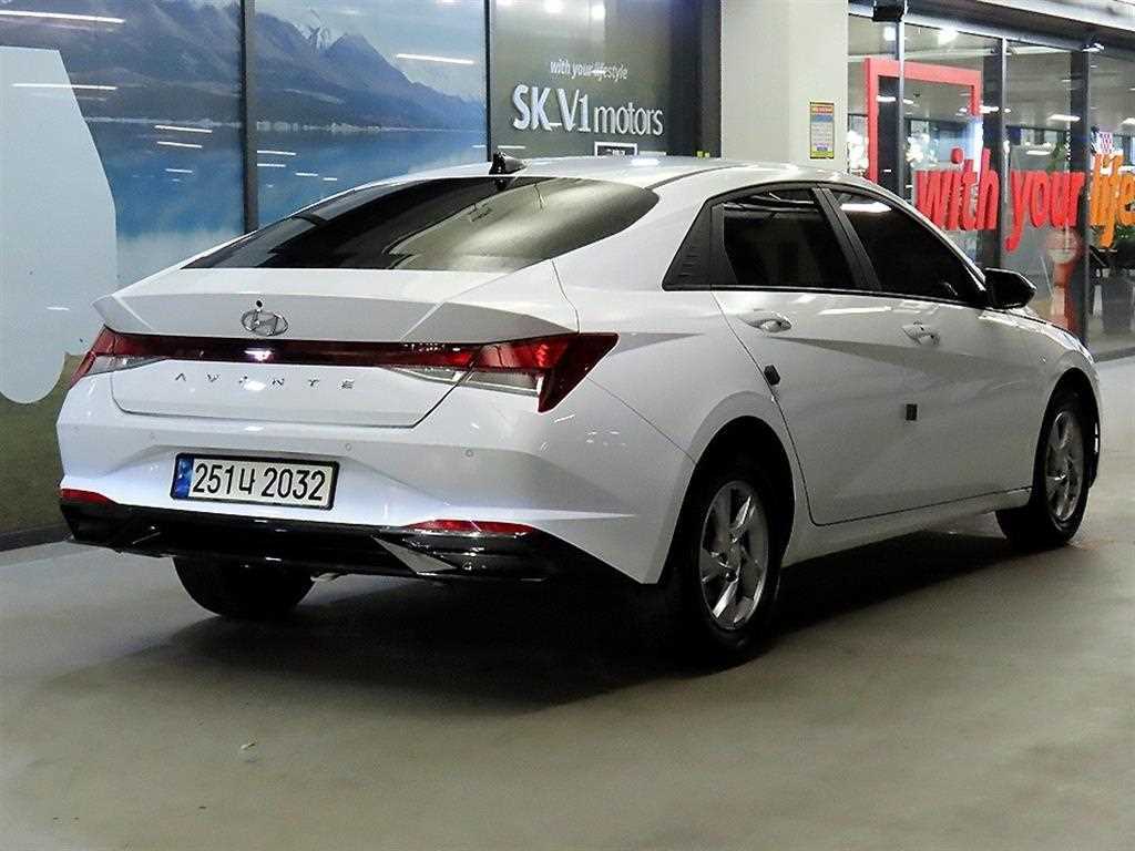 HYUNDAI Avante - Vista 4