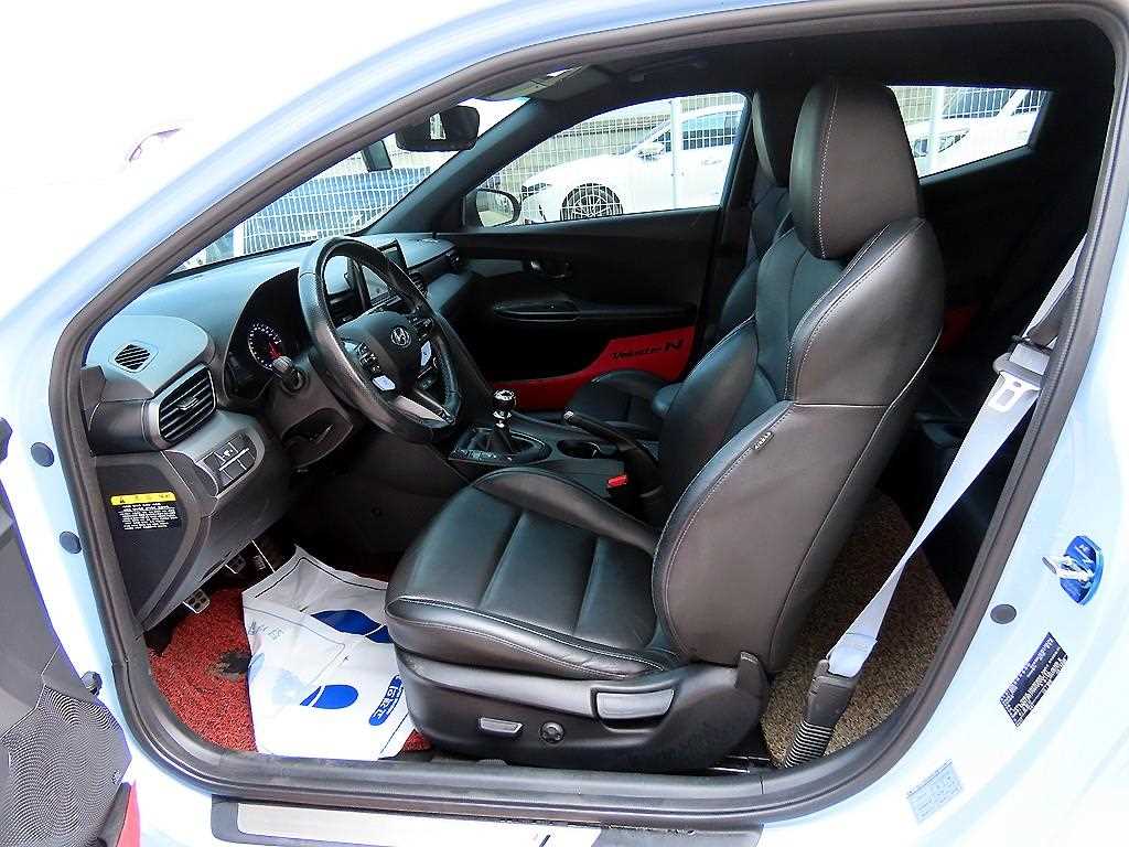 HYUNDAI Veloster - Vista 5