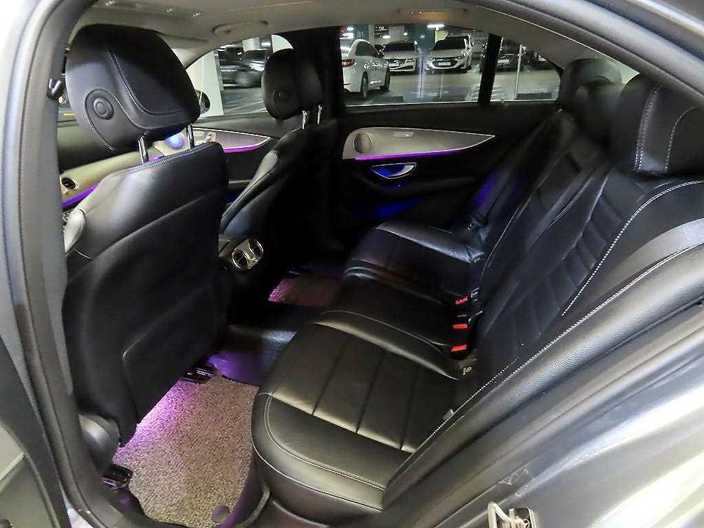 Mercedes Benz E class - Vista 7