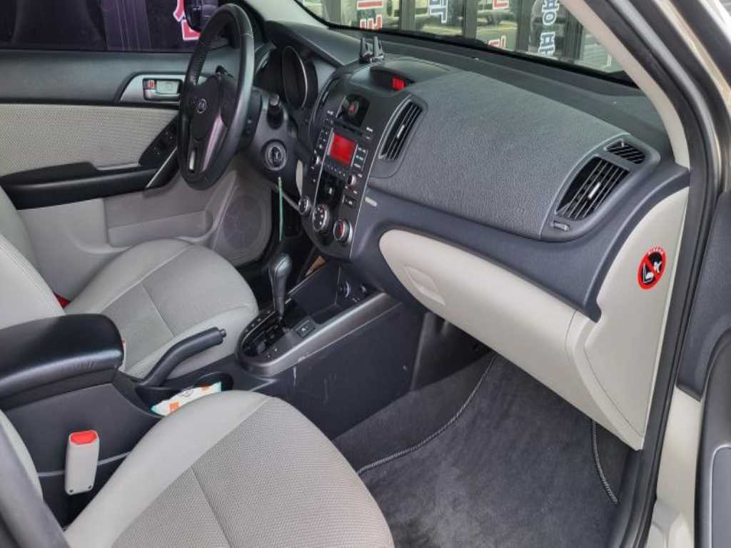 KIA Forte - Vista 12