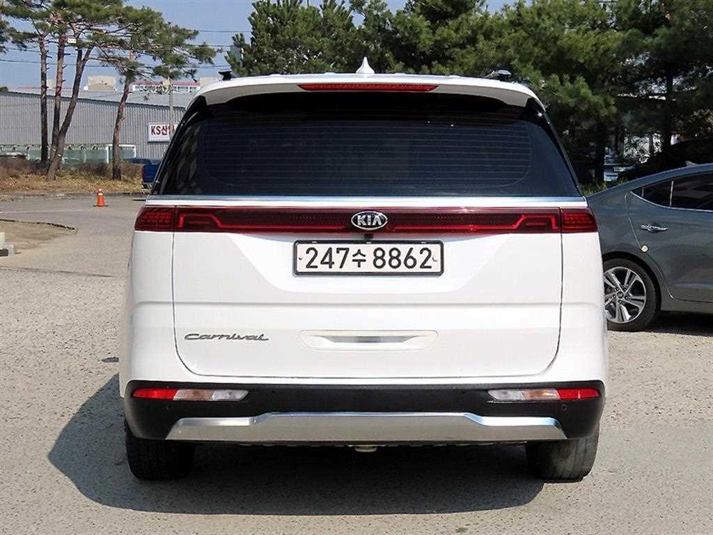 KIA Carnival - Vista 4