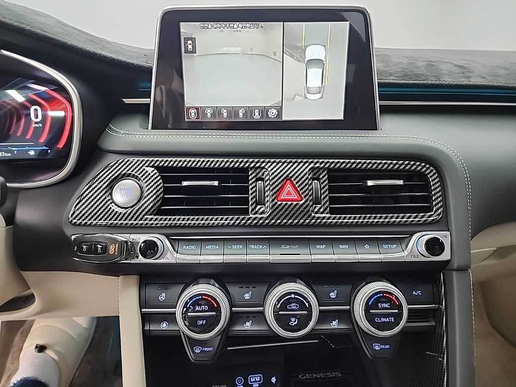 Genesis G70 - Vista 10