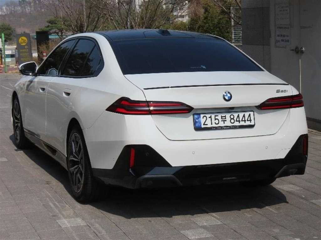 BMW 5 Series - Vista 4