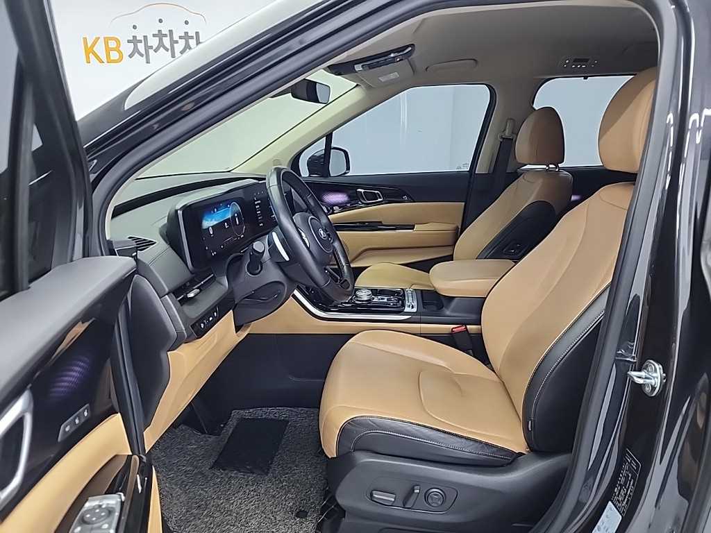 KIA Carnival - Vista 11
