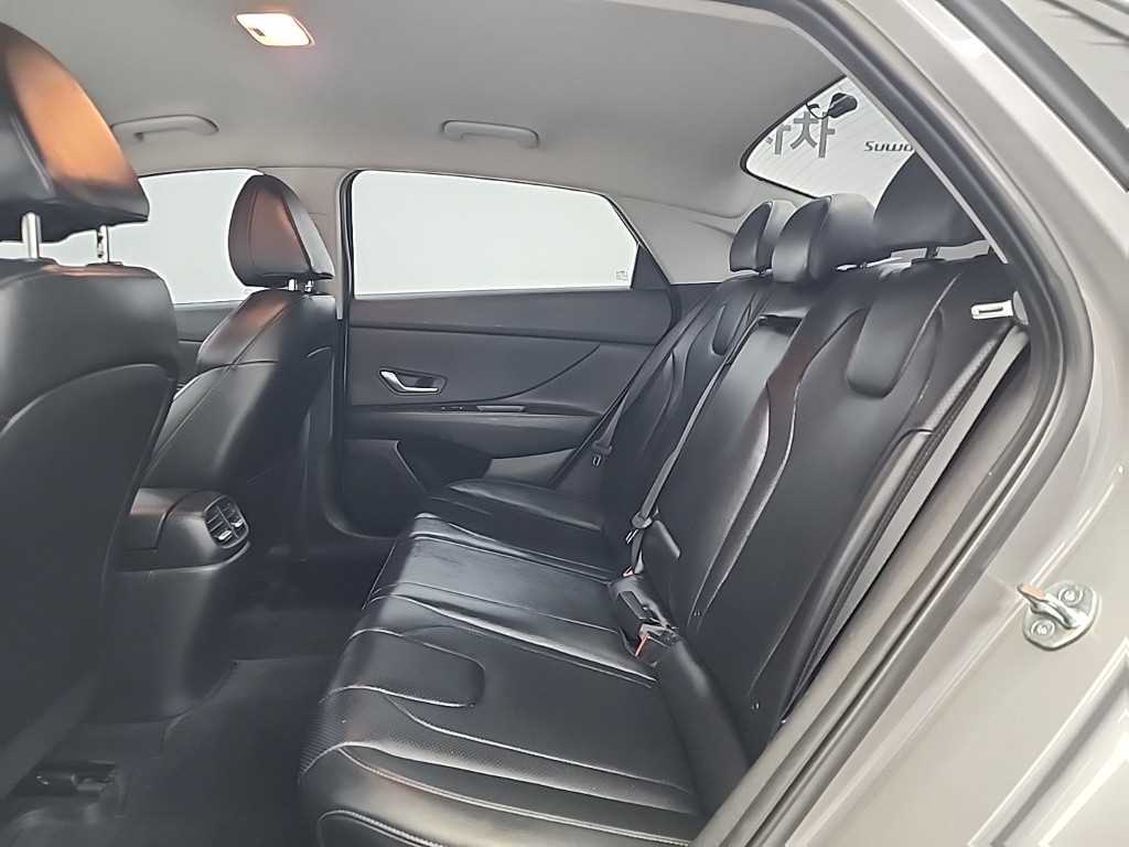 HYUNDAI Avante - Vista 12