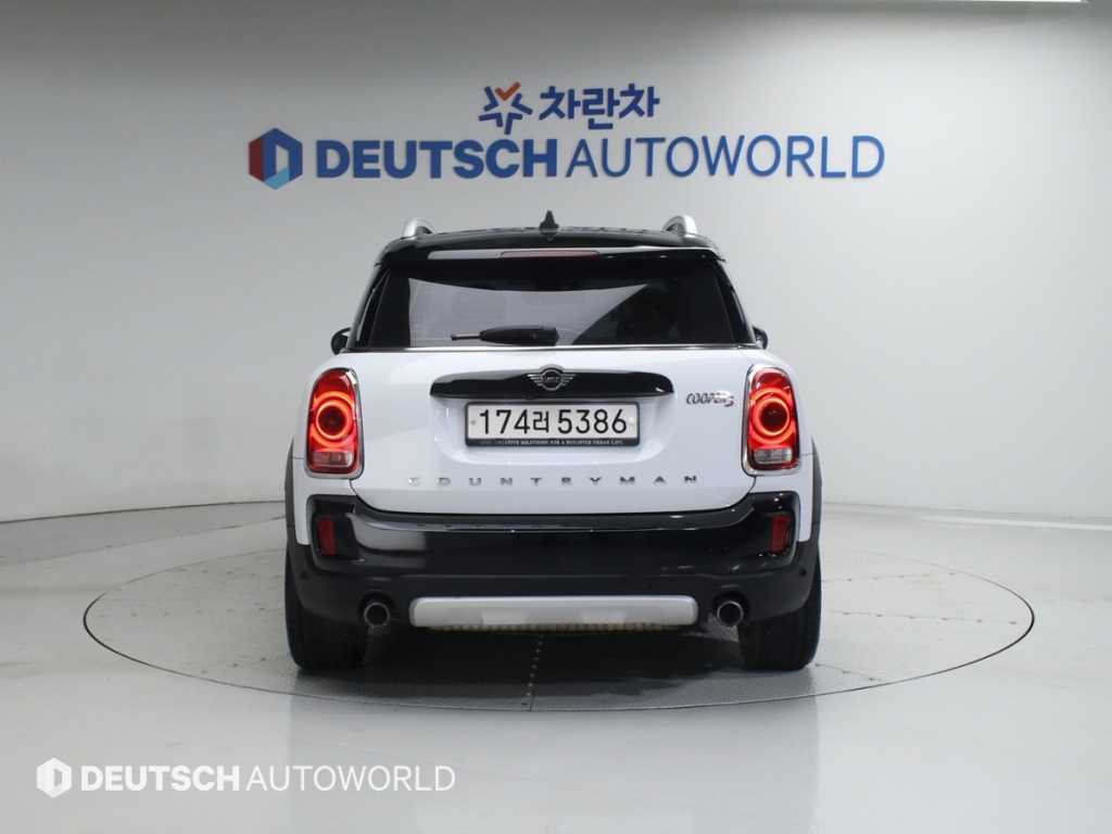 Mini Countryman - Vista 4