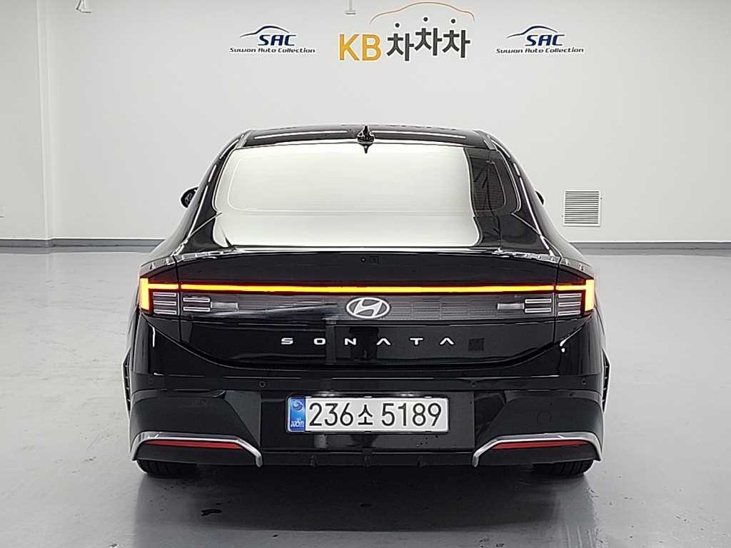 HYUNDAI Sonata - Vista 3