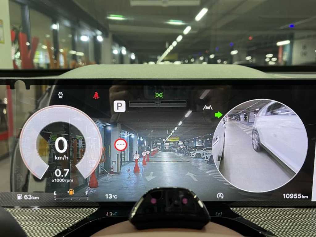 Genesis GV80 - Vista 9