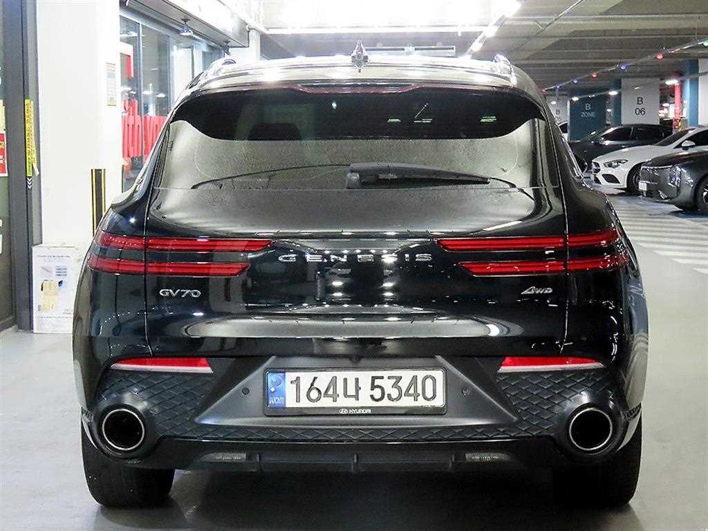 Genesis GV70 - Vista 5