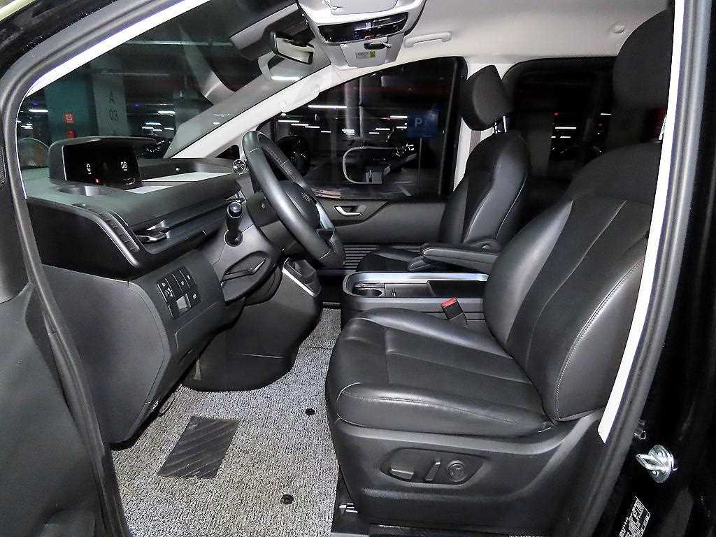 HYUNDAI Staria - Vista 6