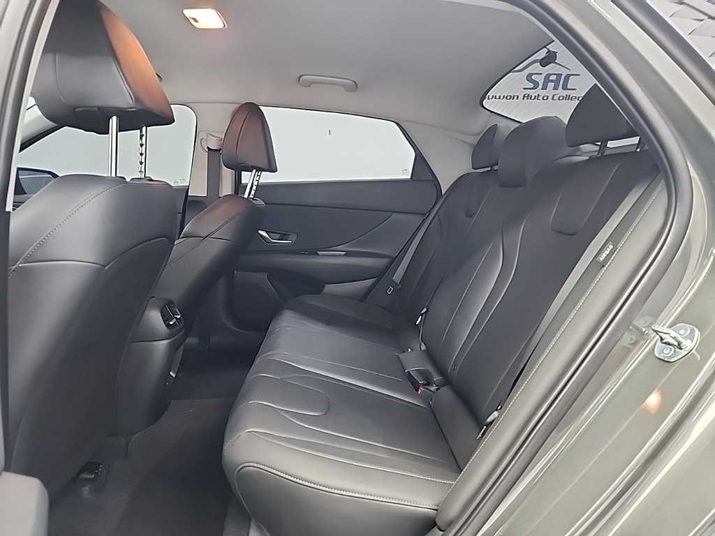 HYUNDAI Avante - Vista 12