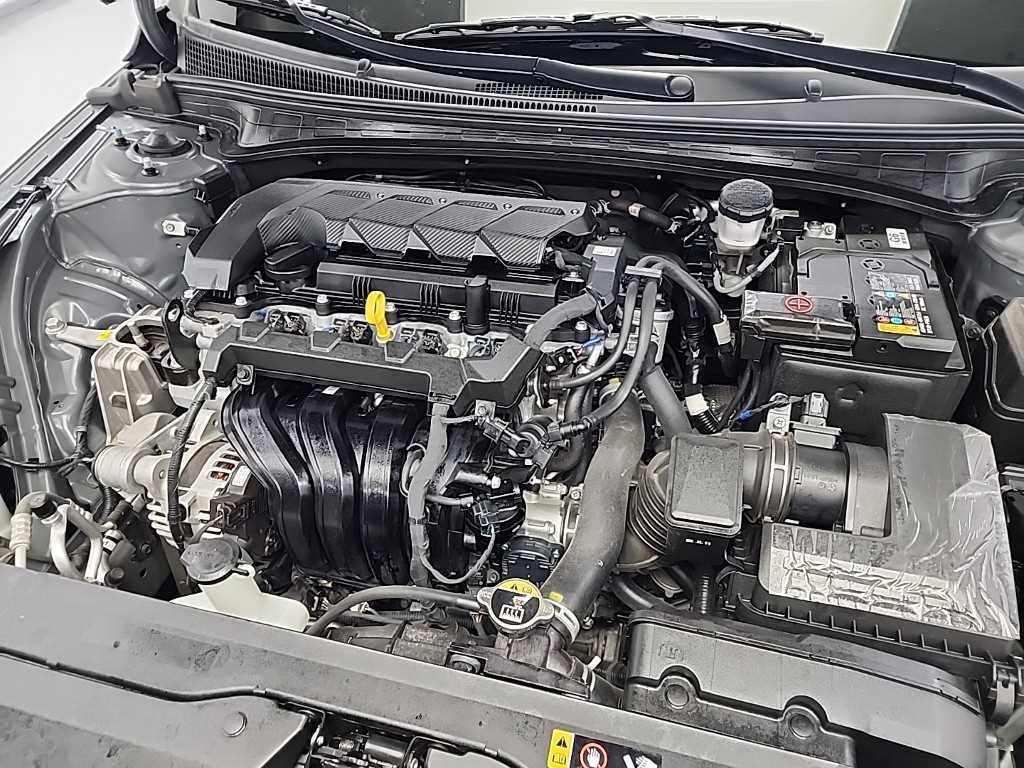 HYUNDAI Avante - Vista 5