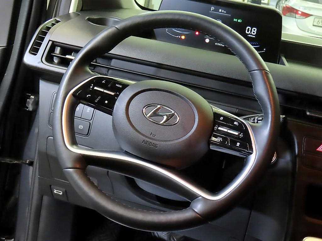 HYUNDAI Staria - Vista 8