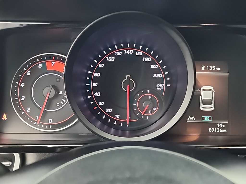 HYUNDAI Avante - Vista 6