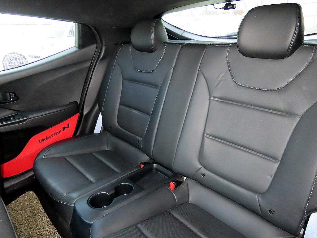 HYUNDAI Veloster - Vista 6