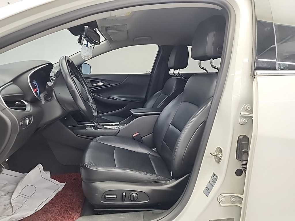 Chevrolet Malibu - Vista 11