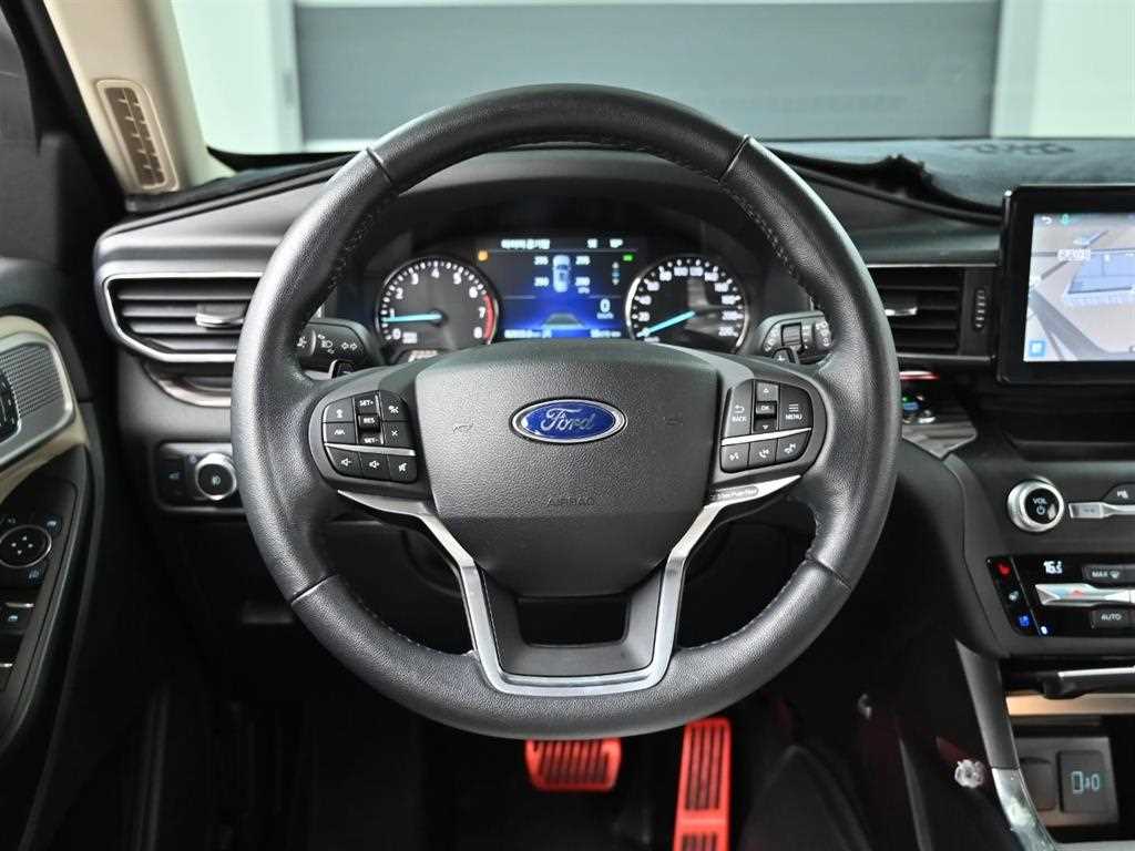 Ford Explorer - Vista 11