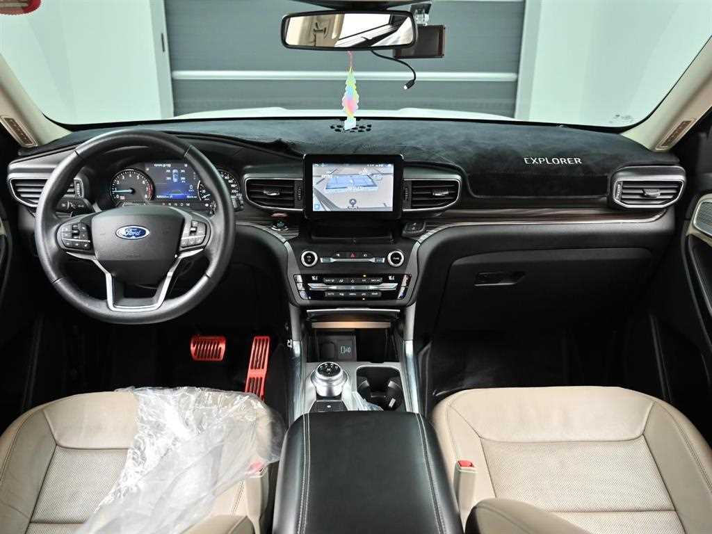 Ford Explorer - Vista 5