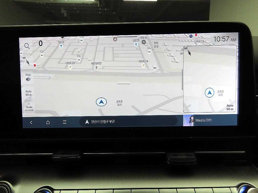 HYUNDAI Kona - Vista 9