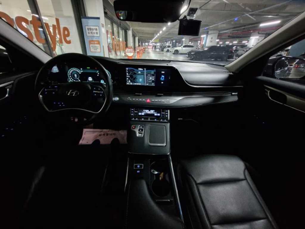 HYUNDAI Grandeur - Vista 5