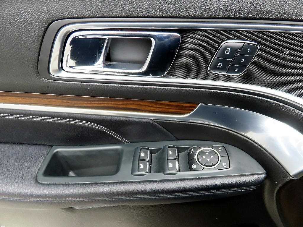 Ford Explorer - Vista 11