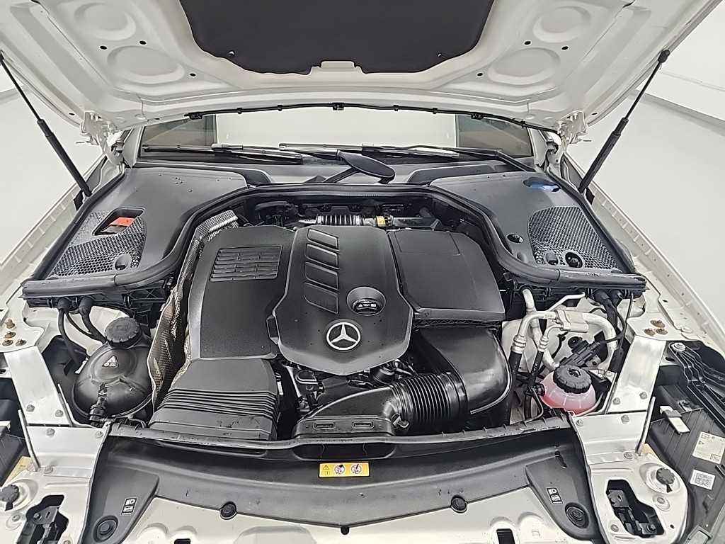 Mercedes Benz E class - Vista 5