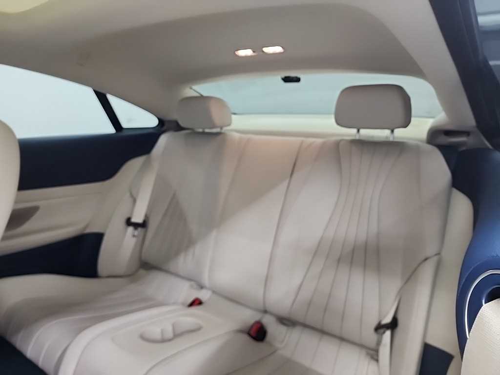 Mercedes Benz E class - Vista 12