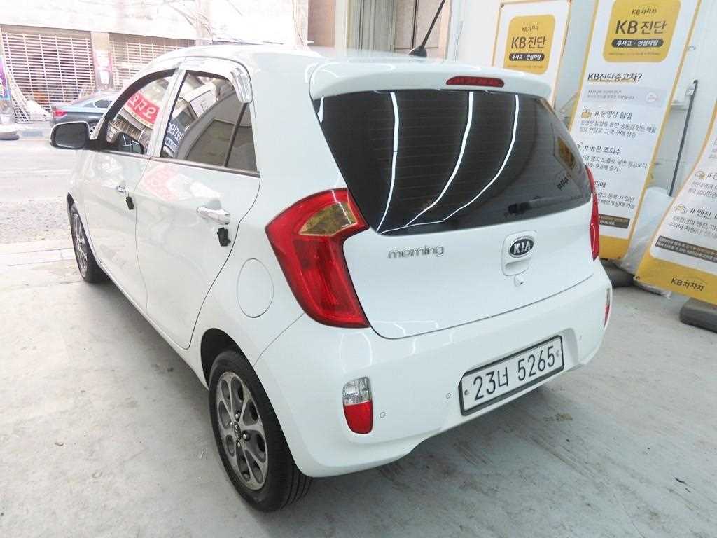 KIA Morning - Vista 4